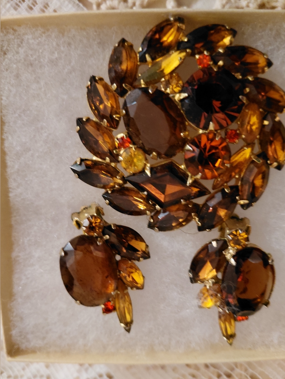 Vintate Estate Juliana Style Gold-Tone Amber Crystal Brooch with ClipOn Earrings